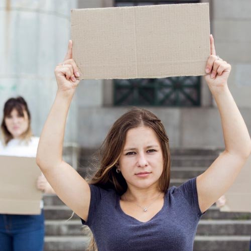 Policía local en San Bernardo atendiendo denuncias ciudadanas por conflictos vecinales