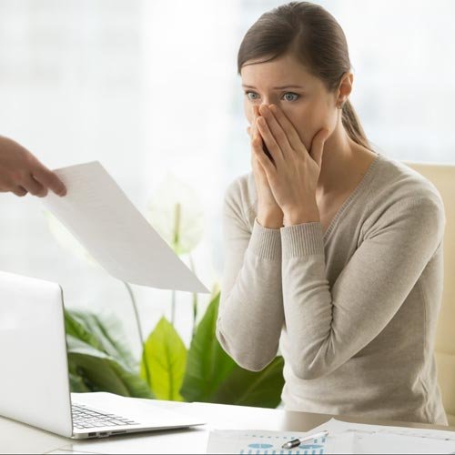 Abogado en San Bernardo asesorando a trabajador en caso de despido injustificado