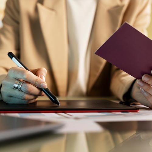 Abogado en San Bernardo presentando recurso por visa rechazada en Chile