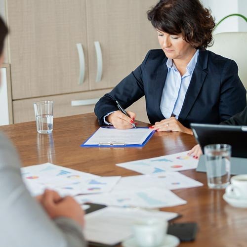 Asesoría legal en San Bernardo para gestionar reducción de penas judiciales